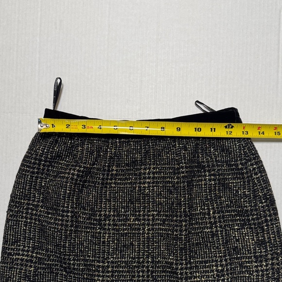 GIVENCHY Vintage Nouvelle Boutique Black Gold Metallic Thread Tweed Skirt Size S - Picture 4 of 10